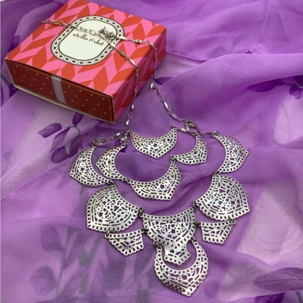 Stella  Dot Open Lace Style Silver Necklace
